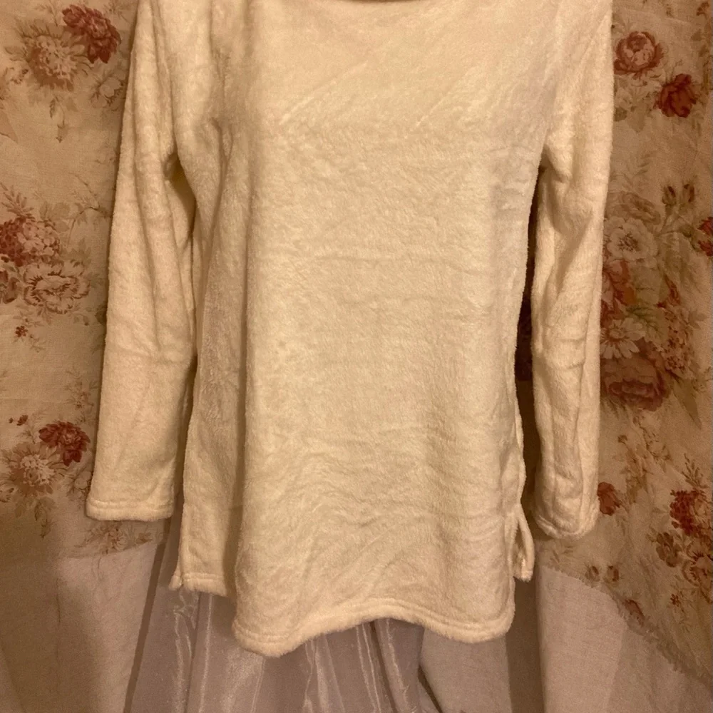 NWT Pullover Sweater - Picture 3 of 6